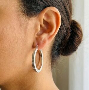 JCM Sterling Silver Diamond-Cut Hoop Earrings 925 Hinged Latch Back